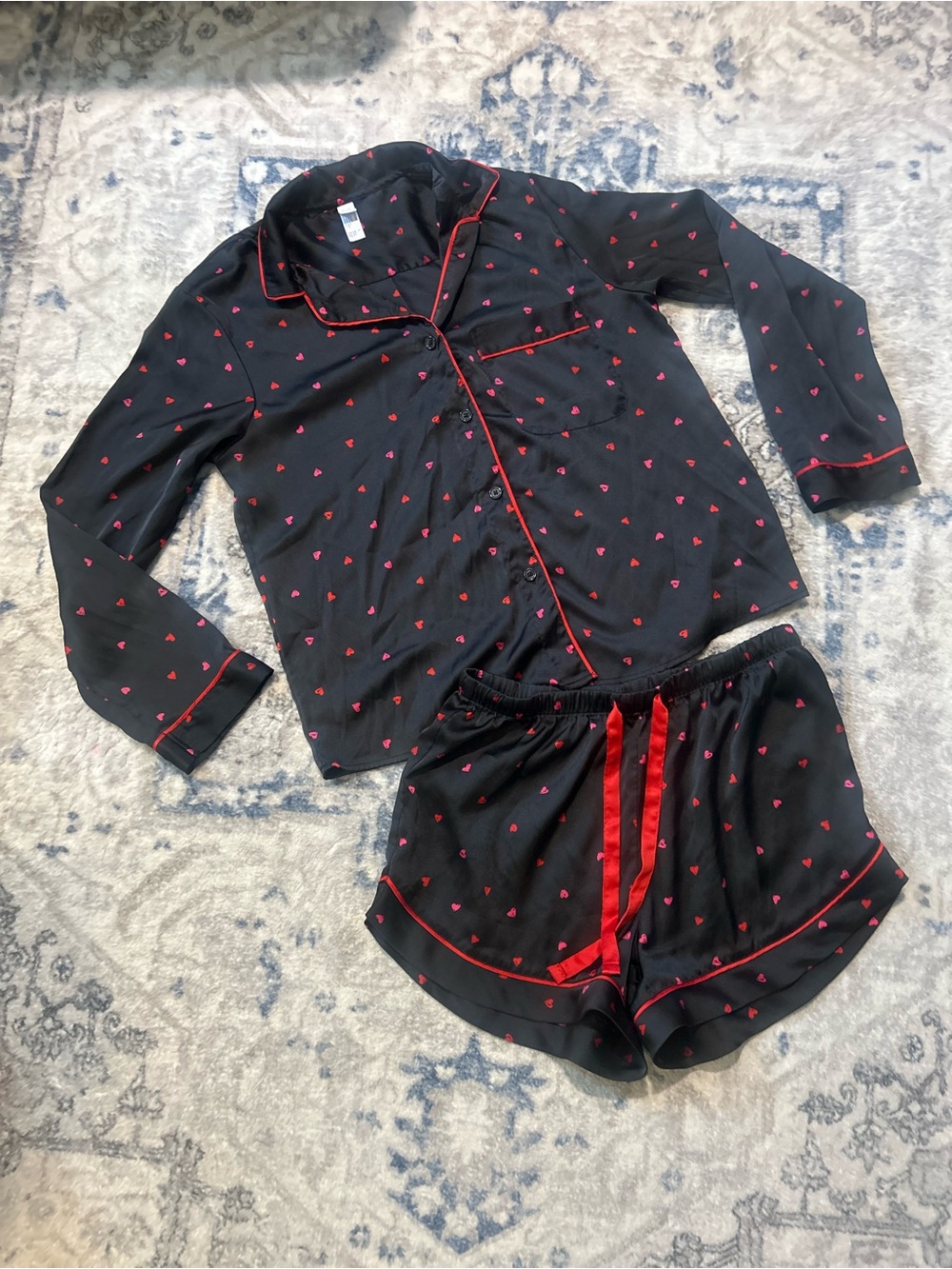 Stars Above Black & Red Heart Print Women's Pajama Set